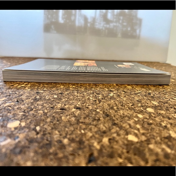 Lighting Design Source Book - Almost perfect condition! - Picture 10 of 10